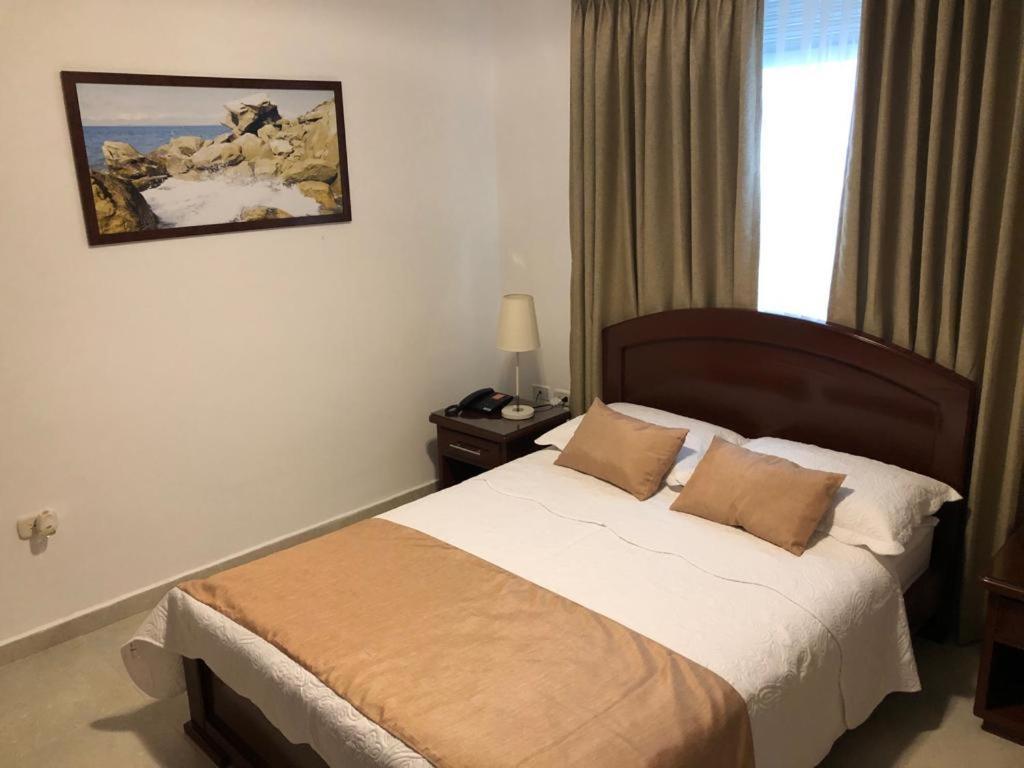 Colon Plaza Hotel Tumaco Ngoại thất bức ảnh
