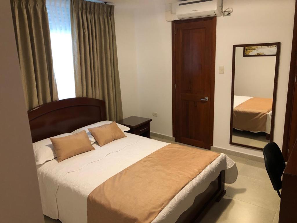 Colon Plaza Hotel Tumaco Ngoại thất bức ảnh
